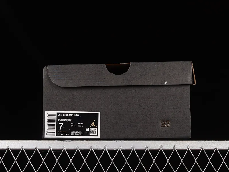 All categories Air Jordan Jordan series basketball shoes Air Jordan 1 Low Z version Air Jordan 1 Low AJ1 Joe 1 patent leather color matching cultural and leisure sports sneakers DV1335-800